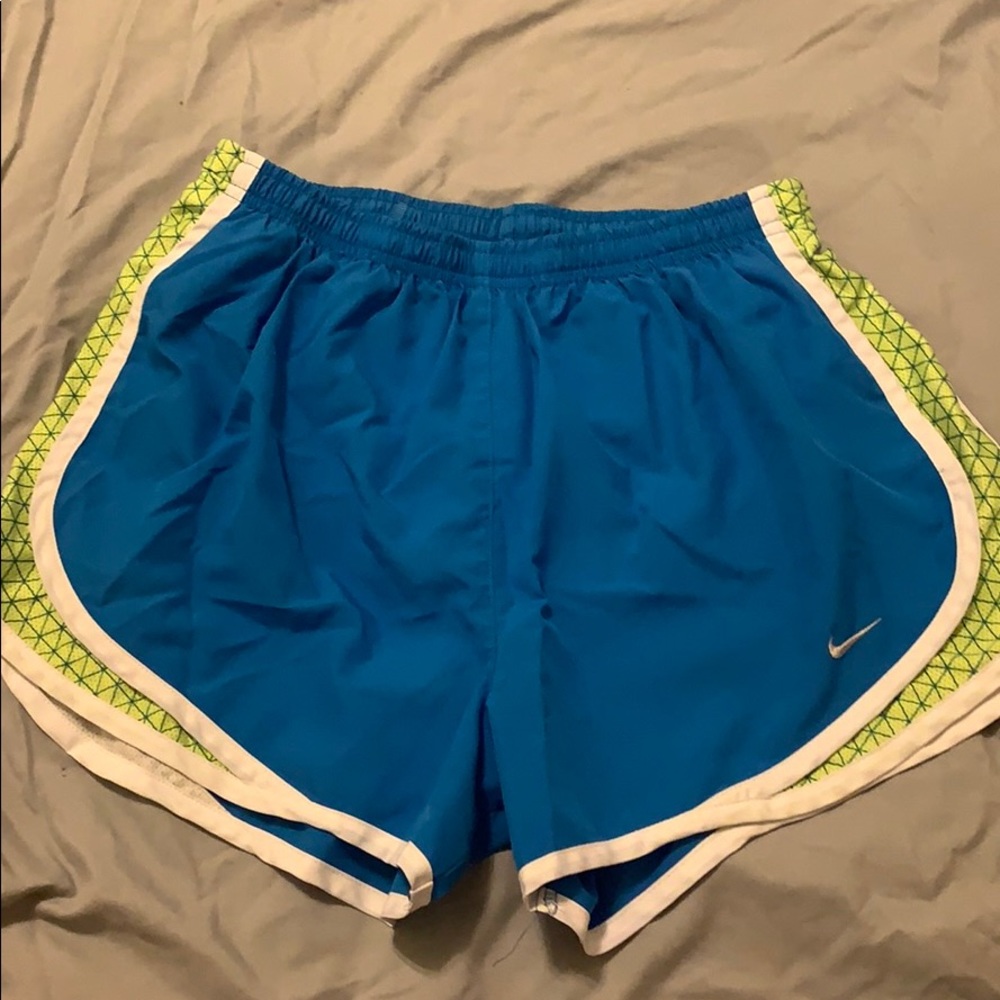 Medium Women’s Nike Tempo Shorts